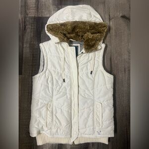 American Eagle Outfitters women's white or cream hooded faux fur puffer vest Med